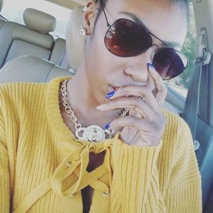 Meet your Posher, Adacia